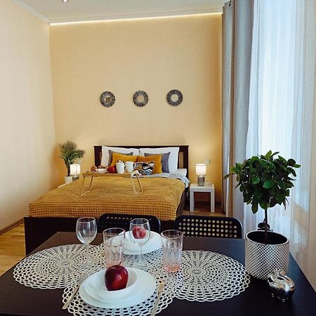Centrally Located Studio Apartment รีกา ภายนอก รูปภาพ