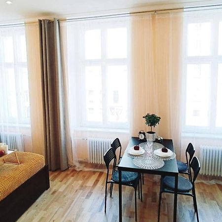 Centrally Located Studio Apartment รีกา ภายนอก รูปภาพ