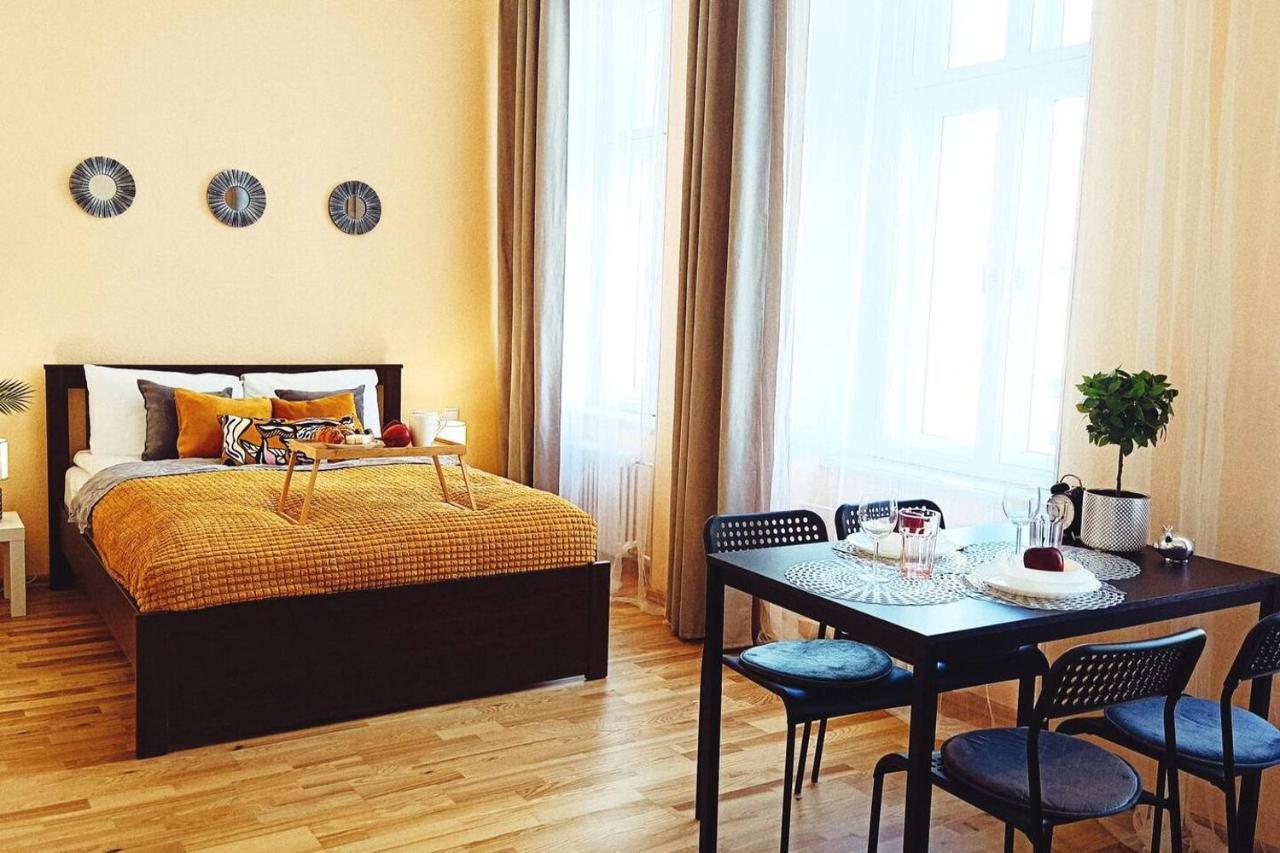 Centrally Located Studio Apartment รีกา ภายนอก รูปภาพ