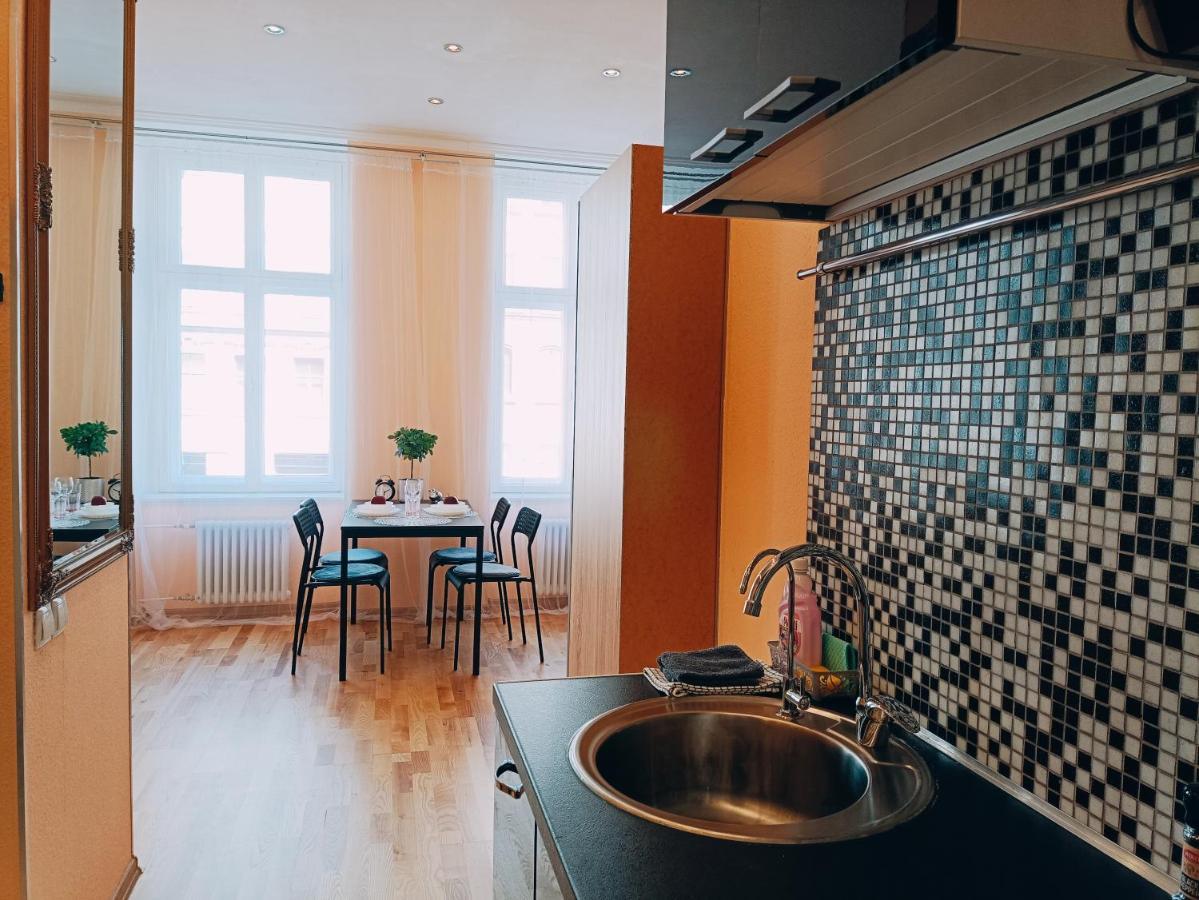 Centrally Located Studio Apartment รีกา ภายนอก รูปภาพ